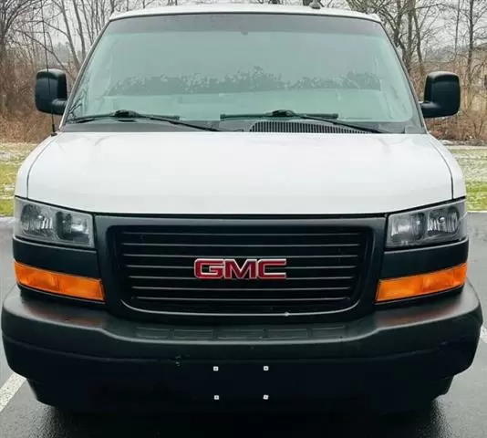 $27000 : 2018 GMC Savana 3500 image 1