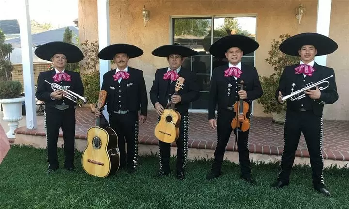 Mariachi Azteca de Zacatecas image 4