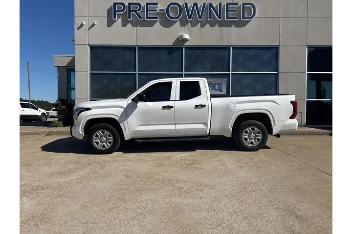 $36988 : Toyota Tundra 2024 4x4 SR 4d image 1