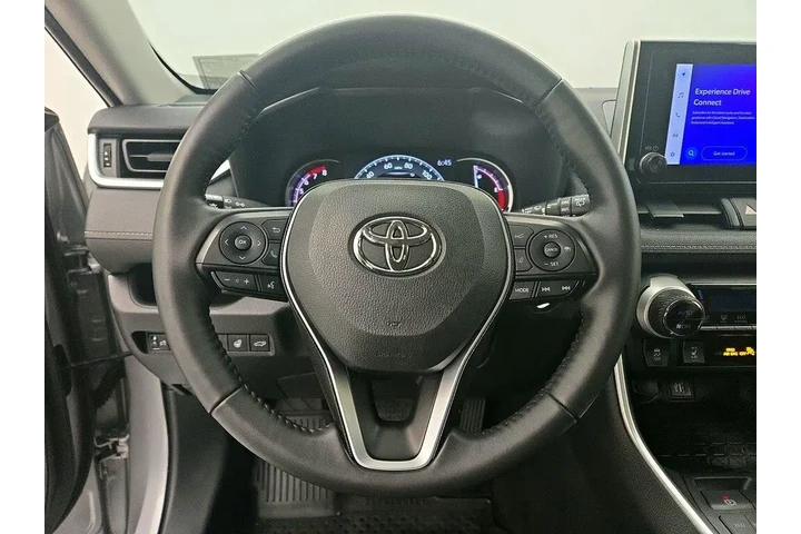$25998 : Toyota RAV4 2023 XLE 4dr SUV image 10