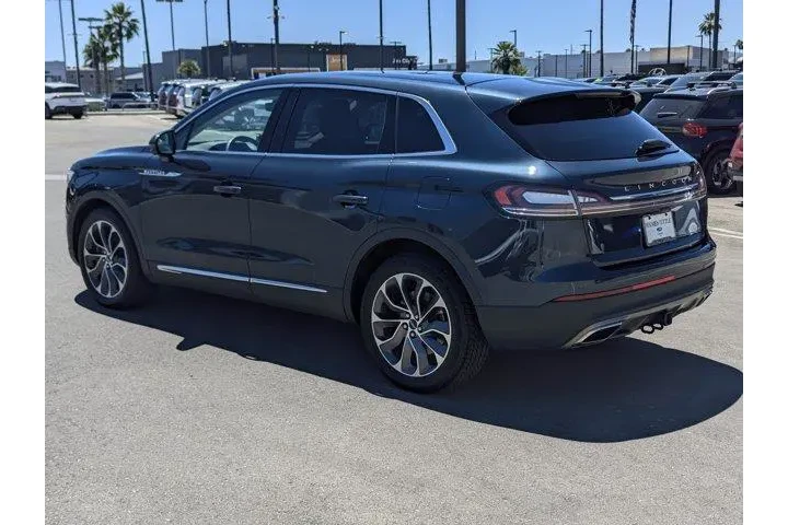 $29995 : Lincoln Nautilus 2021 AWD Re image 4