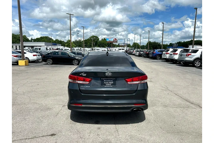 $8900 : 2016 Optima 4dr Sdn LX image 3