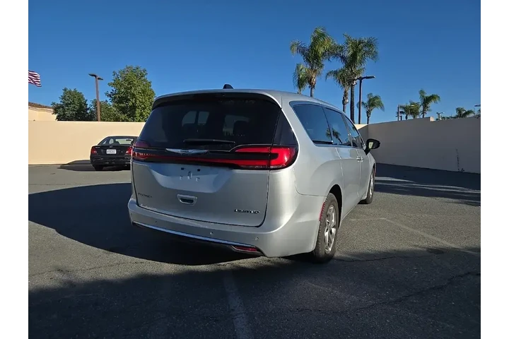 $35280 : Chrysler Pacifica 2024 Limit image 5