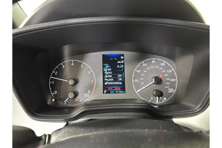 $25000 : 2024 Corolla SE image 3