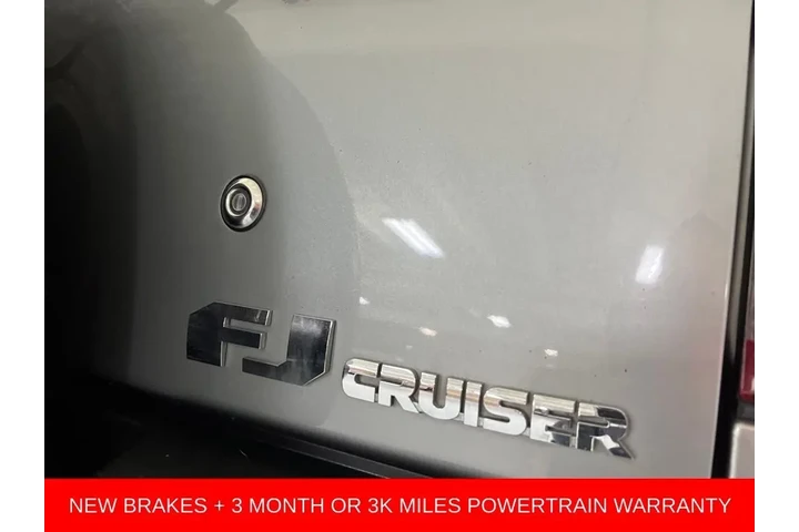 $28988 : 2012 FJ Cruiser 4WD 4dr Auto image 10