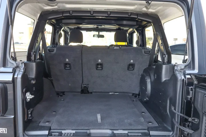 $25488 : 2021 Wrangler Unlimited Willy image 9