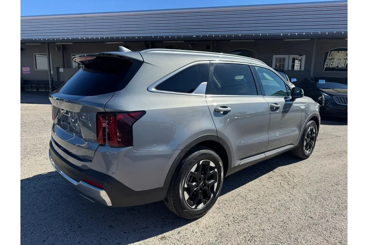 2024 Sorento S 2WD image 4