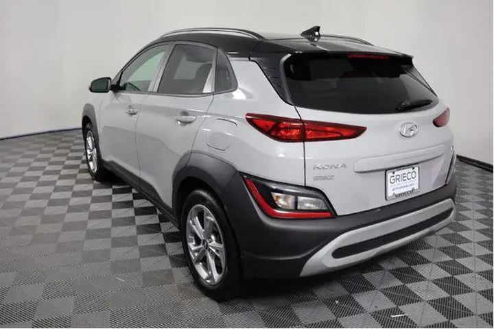 $20989 : Hyundai KONA 2023 AWD SEL 4d image 6