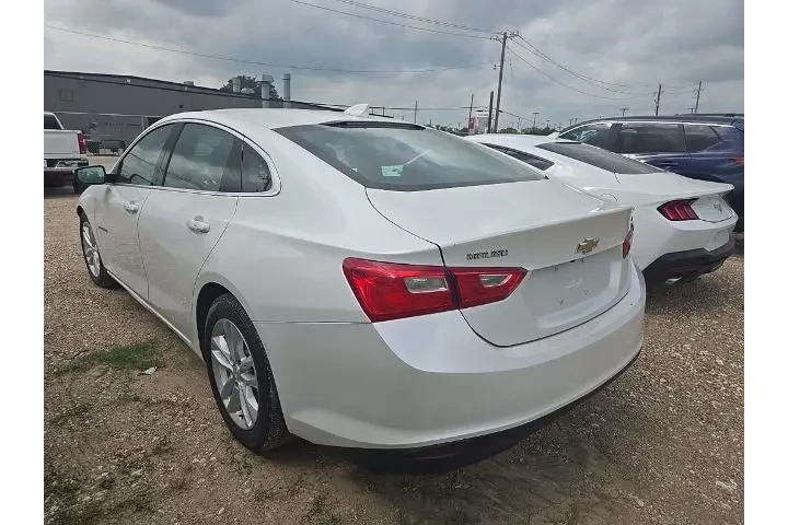 $11715 : Chevrolet Malibu 2016 LT 4dr image 2