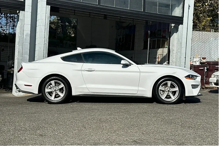 $24995 : Ford Mustang 2022 EcoBoost 2 image 3