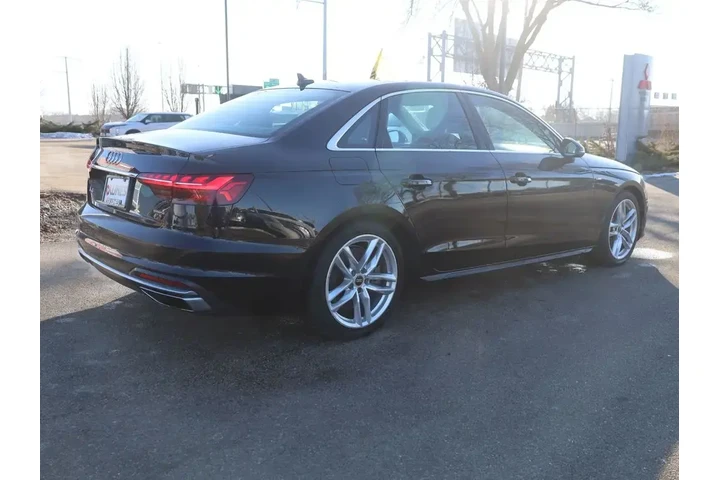 $24477 : Audi A4 2023 AWD quattro S l image 8