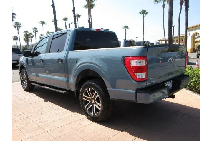 $33944 : Ford F-150 2023 4x4 XLT 4dr image 2