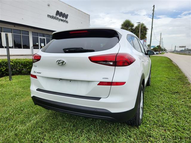 $14900 : 2020 Hyundai Tucson SE image 6