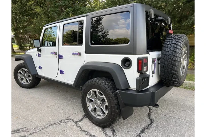 $16997 : 2014 Wrangler Unlimited Rubic image 5