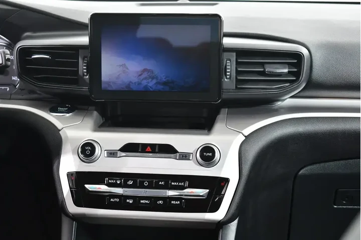 $27955 : Ford Explorer 2022 AWD XLT 4 image 9