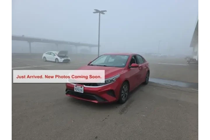 $17500 : Kia Forte 2023 LXS 4dr Sedan image 3