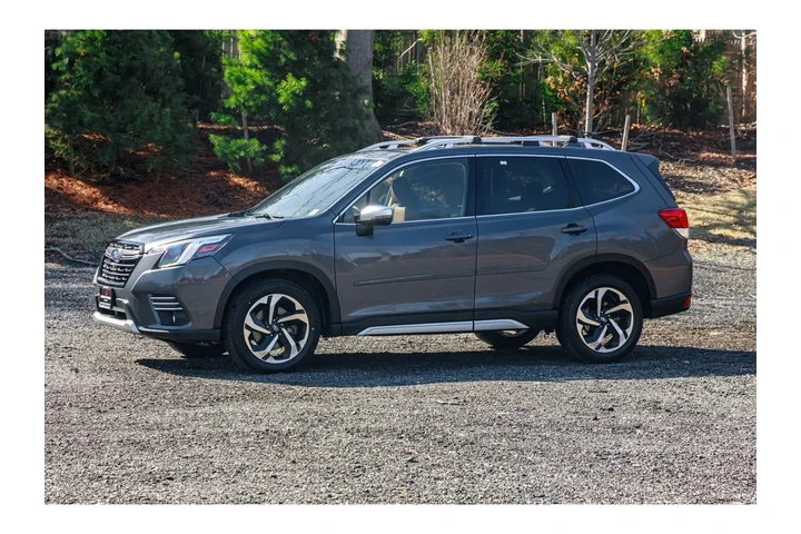 $24995 : Subaru Forester 2022 AWD Tou image 3