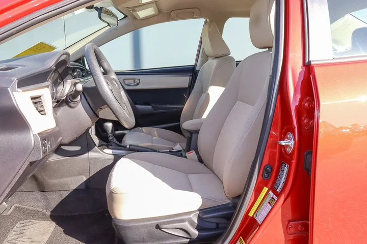 $14988 : 2015 Corolla LE image 7
