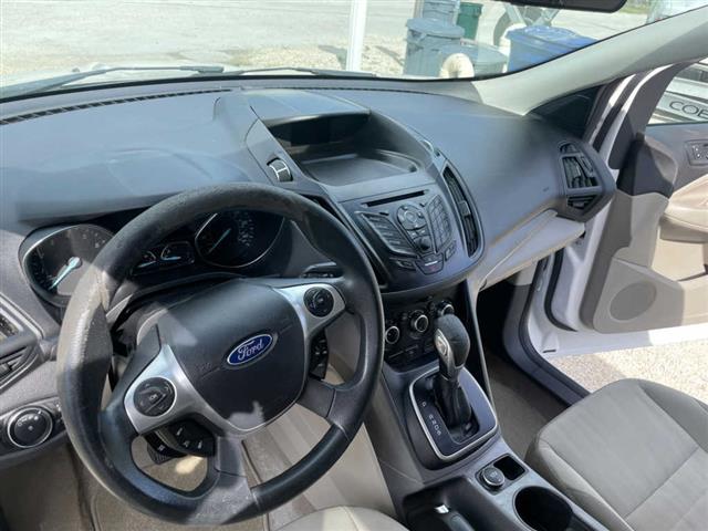 $6000 : Escape SE 2014 --- Ford SUV image 3
