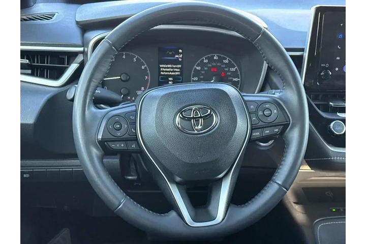 $24250 : Toyota Corolla Hatchback 202 image 9