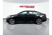$17975 : Kia Forte 2023 LXS 4dr Sedan thumbnail
