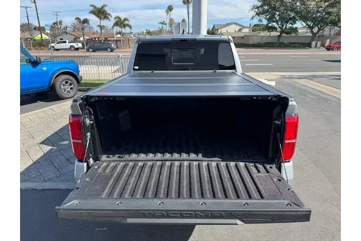$39990 : Toyota Tacoma 2024 4x4 TRD S image 8