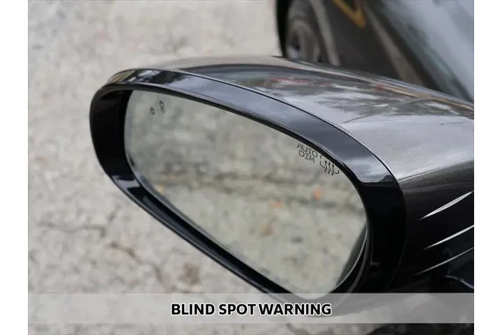 $26290 : Genesis G70 2023 2.0T 4dr Se image 6