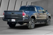 $37500 : Toyota Tacoma 2023 4x4 TRD S thumbnail
