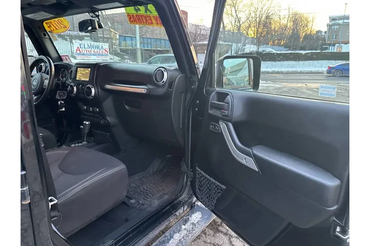 $15499 : 2015 Wrangler Unlimited Sahara image 8