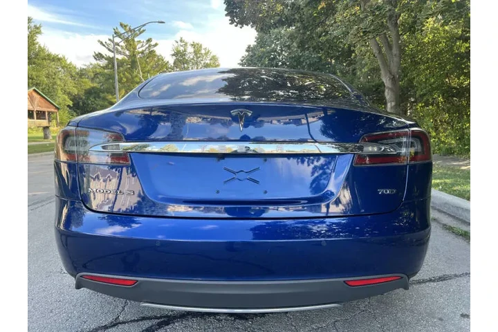 $12991 : 2015 Model S 85D image 8