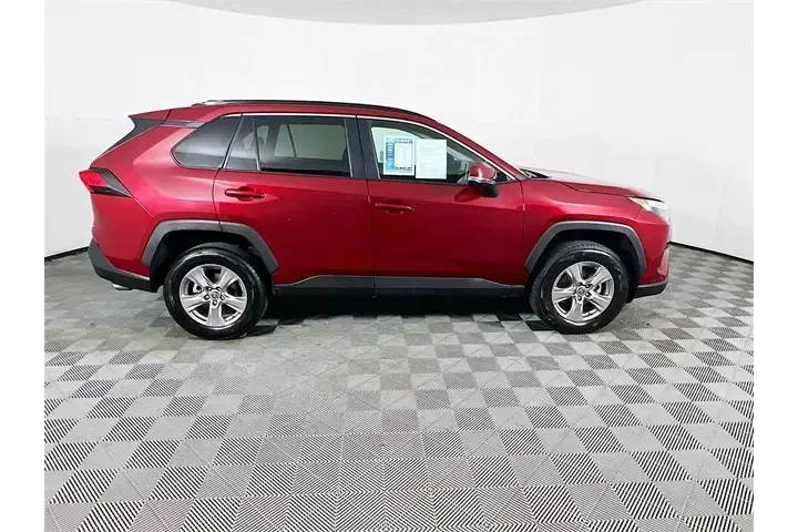 $25900 : Toyota RAV4 2023 XLE 4dr SUV image 8