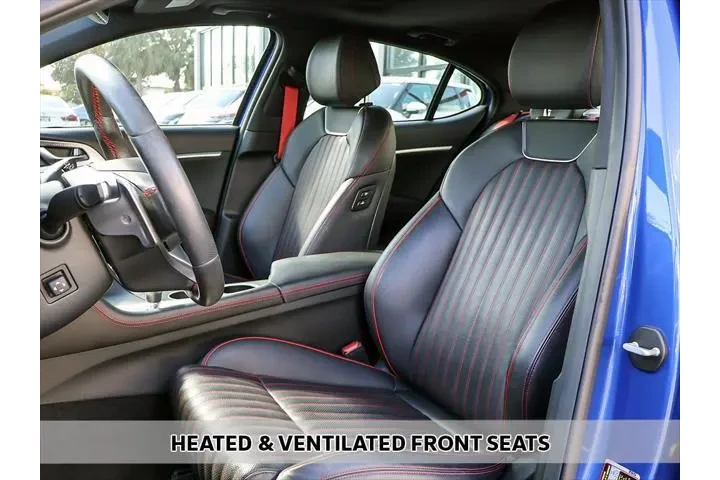 $28990 : Genesis G70 2023 2.0T 4dr Se image 9