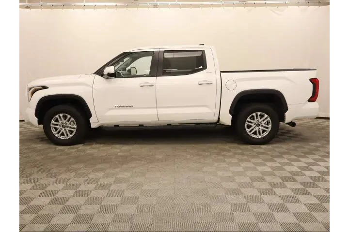 $39995 : Toyota Tundra 2024 4x4 SR5 4 image 1