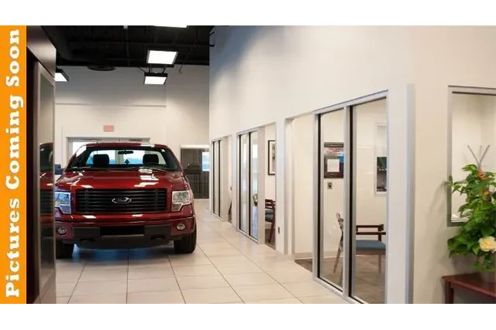 $34428 : Ford F-150 2023 4x4 XLT 4dr image 9