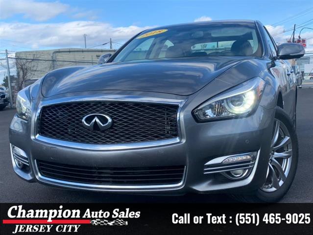 Used 2018 Q70 3.7 LUXE AWD fo image 1
