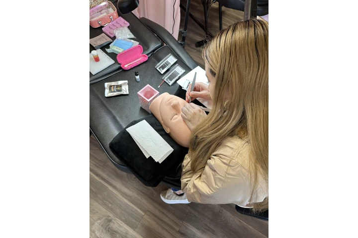 Clases de belleza image 3