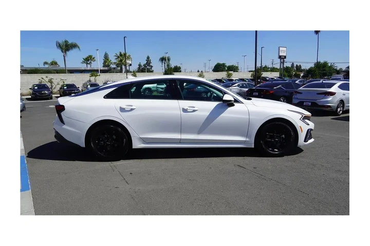 $25384 : 2025 K5 LXS image 5