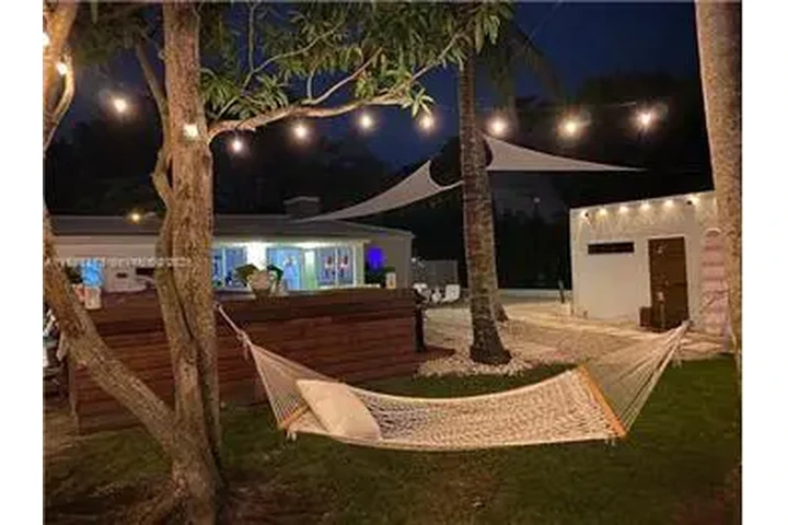 $6950 : Rental property with 3 bedro image 2