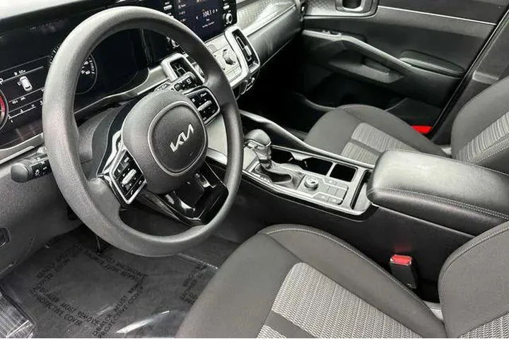 $19391 : Kia Sorento 2022 LX 4dr SUV image 4