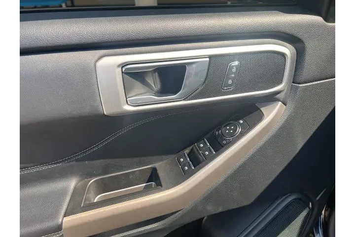 $27370 : Ford Explorer 2023 XLT 4dr S image 6