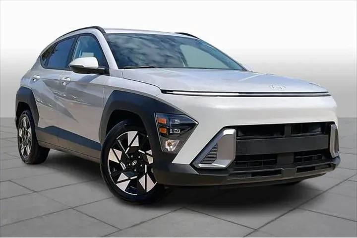 $19995 : Hyundai KONA 2024 SEL 4dr Cr image 3