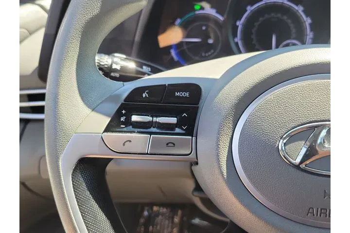 $20400 : Hyundai ELANTRA Hybrid 2023 image 5