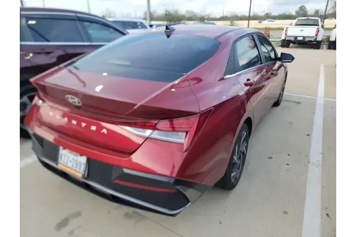 $22988 : Hyundai ELANTRA 2024 SEL 4dr image 3