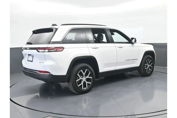 $32989 : Jeep Grand Cherokee 2024 4x2 image 6