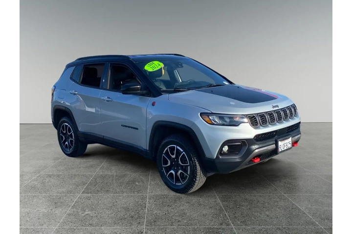 $27518 : Jeep Compass 2024 4x4 Trailh image 7