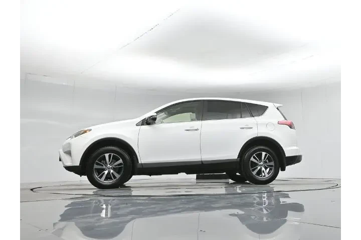$22500 : Toyota RAV4 2018 XLE 4dr SUV image 7