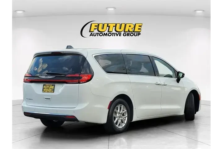 $28988 : Chrysler Pacifica 2024 Touri image 4