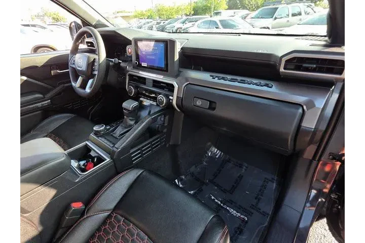 $39500 : Toyota Tacoma 2024 4x4 TRD S image 9