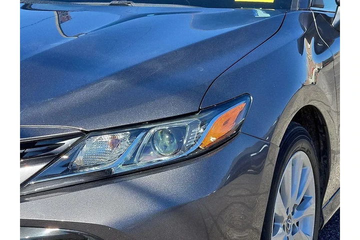 $17582 : Toyota Camry 2019 LE 4dr Sed image 8