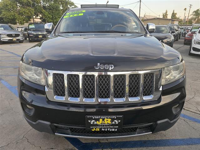 $9495 : 2011 Grand Cherokee Overland image 2